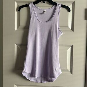 UA workout tank top in lilac